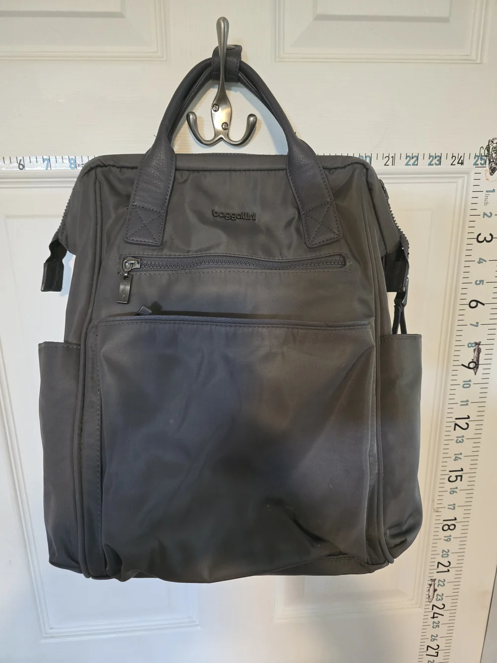 Baggallini Expandable Travel Backpack / Tote Bag – Gray Description: Lightly use